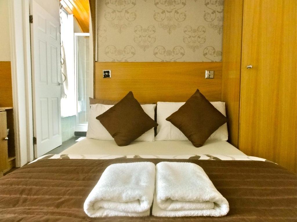 Skylark Guest House Гаунслоу Номер фото