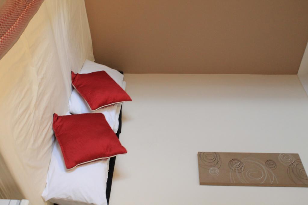 Skylark Guest House Гаунслоу Номер фото