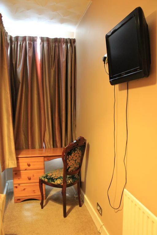Skylark Guest House Гаунслоу Номер фото
